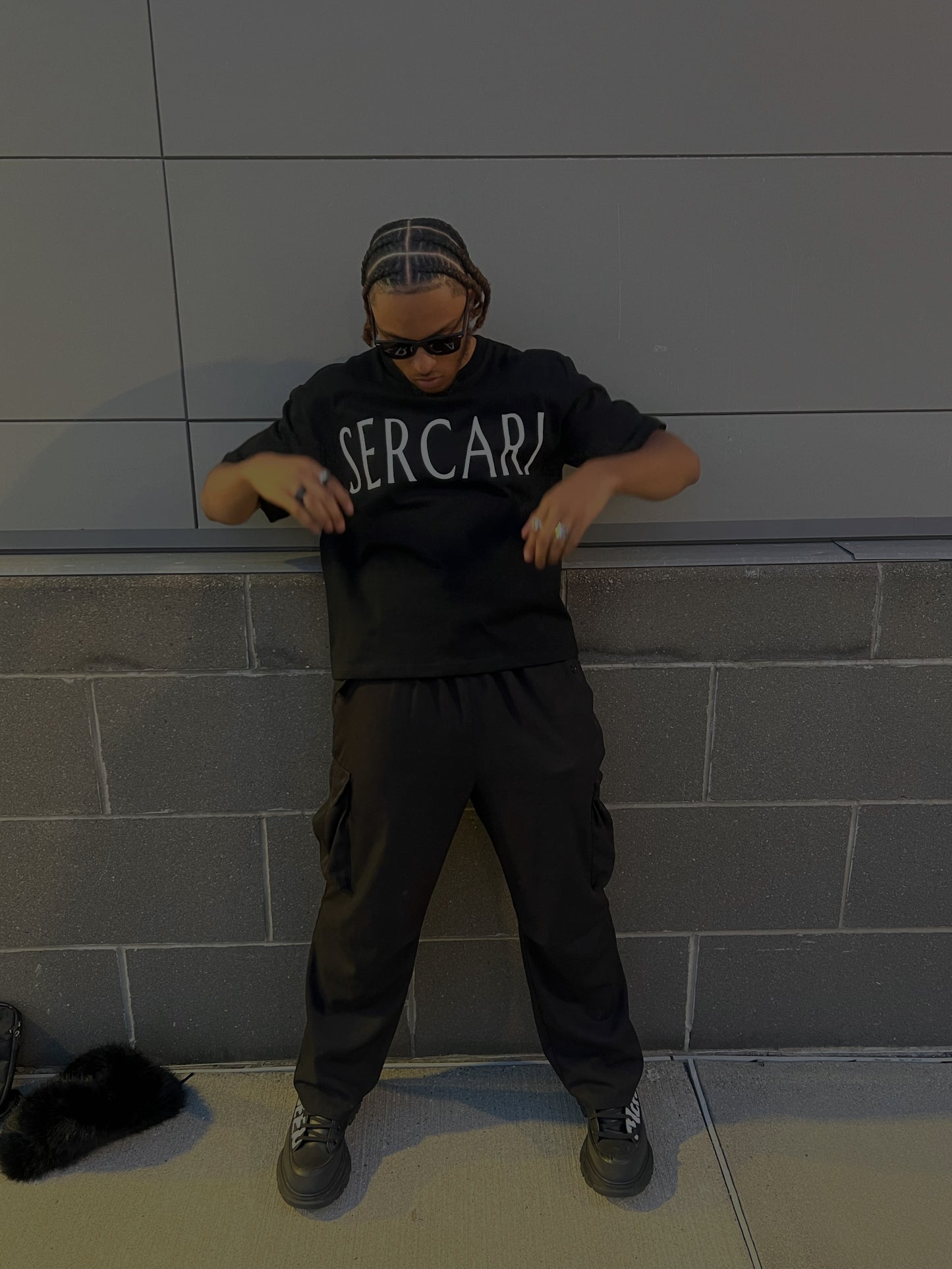 SERCARI TEE - BLACK